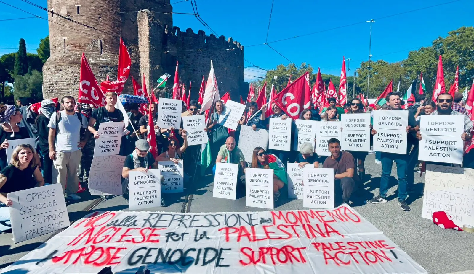 Roma, corteo del 4 ottobre – solidarietà a Palestine Action