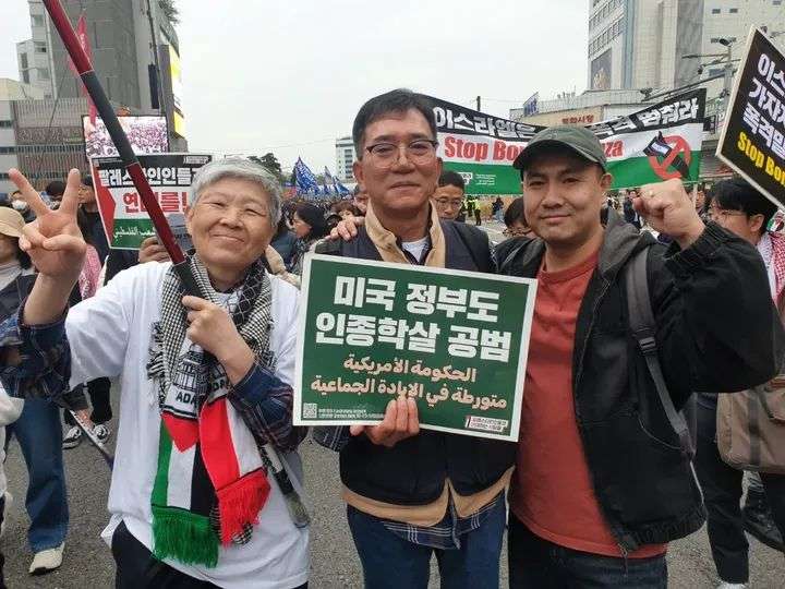 어제 팔레스타인 연대 집회 대열이 전국노동자대회에서 팔레스타인 연대를 호소했다. 오랜만에 반가운 동지들도 만남