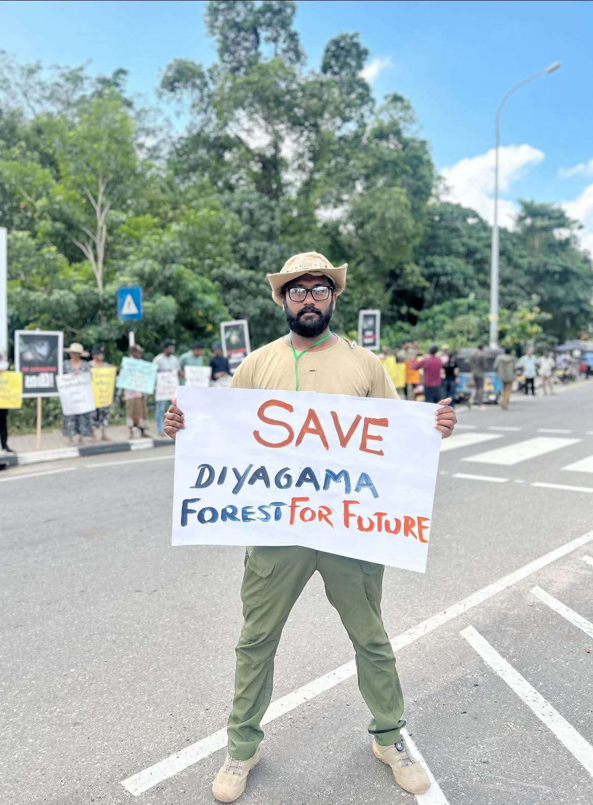 දුර්ලභ රත් උණහපුළුවා ඇතුළු සත්ව විශේෂ 220ක් සඳහා නිජබිම වූ දියගම වනාන්තරය රැක ගනිමු..!!